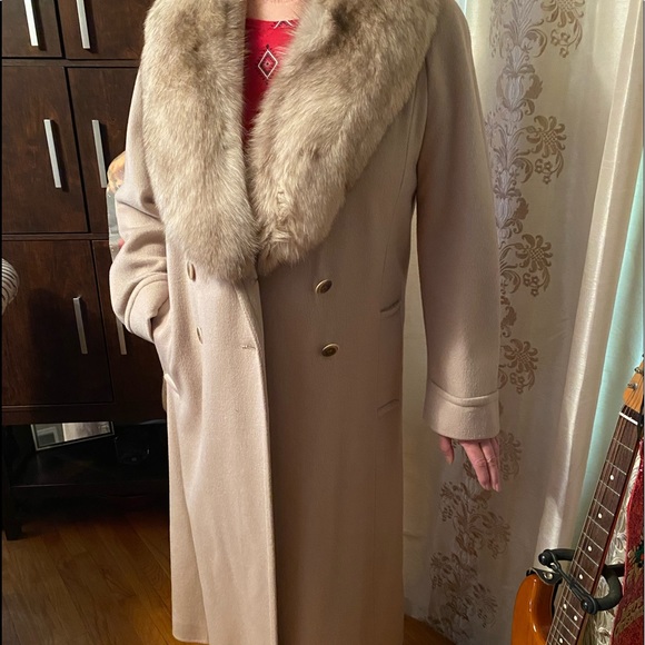 STUNNER SHOW STOPPER VINTAGE 100% wool camel coat fox collar GORGEOUS!🏆🏆🧥 - Picture 9 of 14